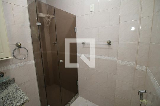 Banheiro Social de apartamento para alugar com 3 quartos, 80m² em Bonsucesso, Rio de Janeiro