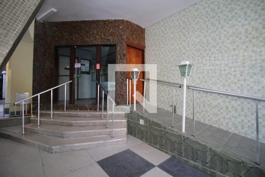 Fachada e portaria de apartamento para alugar com 3 quartos, 80m² em Bonsucesso, Rio de Janeiro