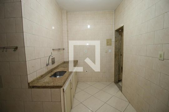 Cozinha de apartamento para alugar com 3 quartos, 80m² em Bonsucesso, Rio de Janeiro