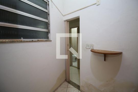 Quarto de Serviço de apartamento para alugar com 3 quartos, 80m² em Bonsucesso, Rio de Janeiro