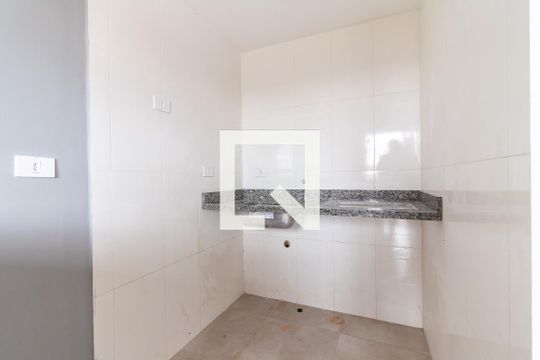 Cozinha de apartamento para alugar com 1 quarto, 27m² em Jardim Helena, São Paulo