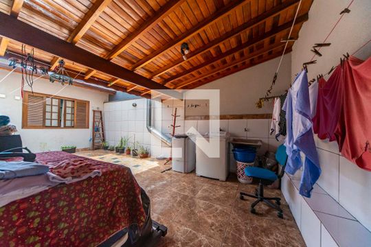 Área de Serviço de casa à venda com 3 quartos, 156m² em Parque Sao Vicente, Santo André