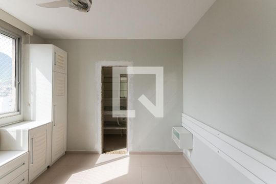 Suíte de apartamento à venda com 3 quartos, 107m² em Grajaú, Rio de Janeiro