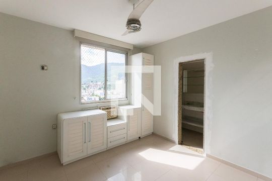 Suíte de apartamento à venda com 3 quartos, 107m² em Grajaú, Rio de Janeiro