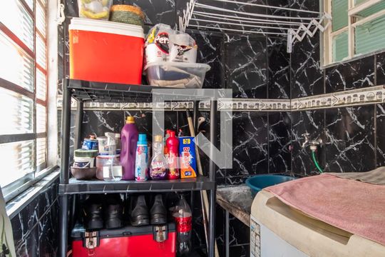 Área de Serviço de apartamento para alugar com 2 quartos, 54m² em Padroeira, Osasco