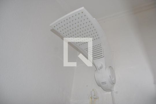 Banheiro de apartamento para alugar com 1 quarto, 38m² em Cachambi, Rio de Janeiro