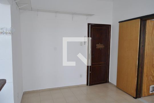 Sala de apartamento para alugar com 1 quarto, 38m² em Cachambi, Rio de Janeiro