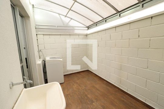 Área de Serviço de apartamento para alugar com 2 quartos, 55m² em Gávea, Uberlândia
