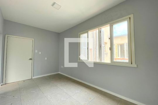 Sala/quarto  de kitnet/studio à venda com 1 quarto, 24m² em Floresta, Porto Alegre