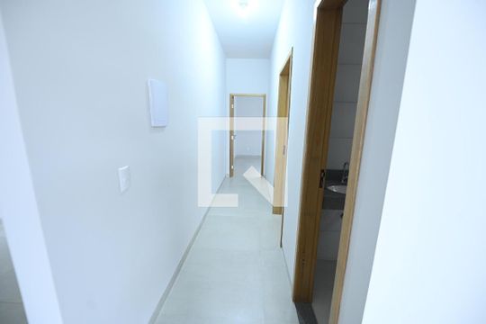 Corredor acesso quartos de casa para alugar com 3 quartos, 122m² em Recanto dos Emboabas, Aparecida de Goiânia