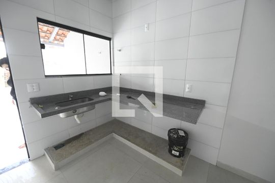 Cozinha de casa para alugar com 3 quartos, 122m² em Recanto dos Emboabas, Aparecida de Goiânia