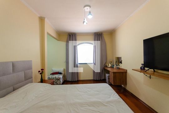 Quarto 2 de casa à venda com 3 quartos, 220m² em Jardim Libano, São Paulo