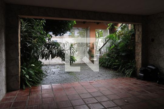 Garagem de casa para alugar com 3 quartos, 280m² em Vila Penteado, São Paulo