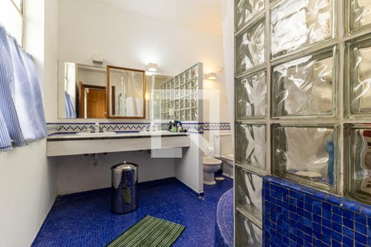 Banheiro da Suíte de apartamento à venda com 2 quartos, 200m² em Higienópolis, São Paulo