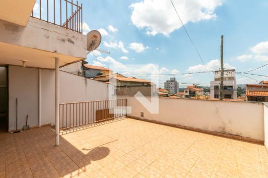 Sacada de casa à venda com 2 quartos, 115m² em Pindorama, Belo Horizonte