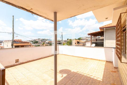 Sacada de casa à venda com 2 quartos, 115m² em Pindorama, Belo Horizonte