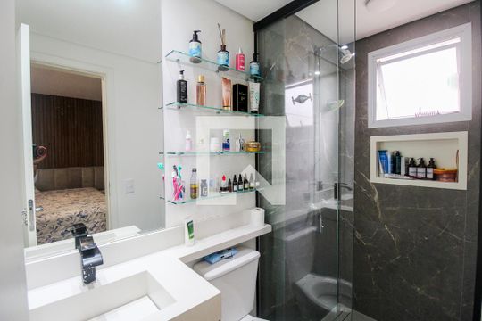 Banheiro da Suíte de apartamento para alugar com 3 quartos, 67m² em Jardim Independência (são Paulo), São Paulo