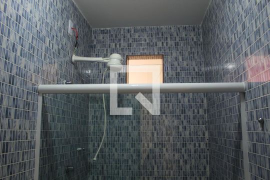 Banheiro Corredor de casa de condomínio para alugar com 2 quartos, 130m² em Cabula Vi, Salvador