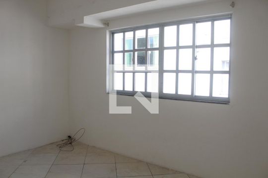 Sala de casa de condomínio para alugar com 2 quartos, 130m² em Cabula Vi, Salvador