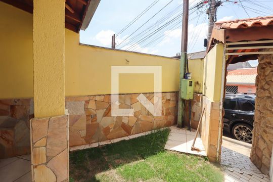 Garagem de casa à venda com 3 quartos, 120m² em Parque Residencial Jundiaí, Jundiaí