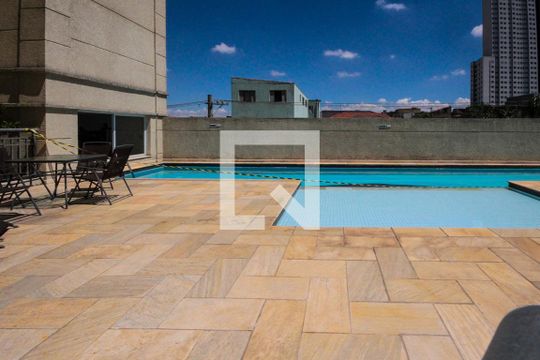 piscina de kitnet/studio à venda com 1 quarto, 35m² em Vila Tolstoi, São Paulo
