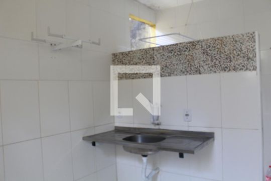 Cozinha e Área de Serviço de casa de condomínio para alugar com 2 quartos, 69m² em Cabula Vi, Salvador