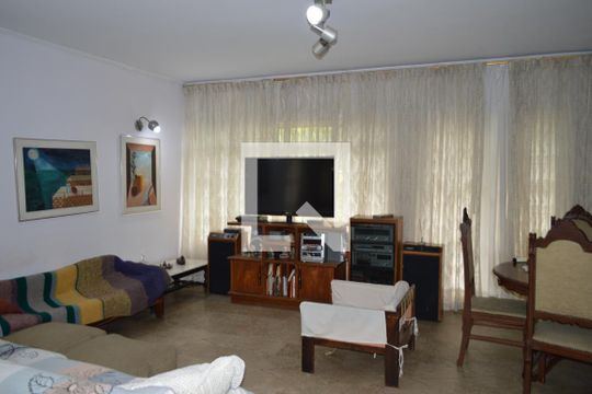 Sala de casa à venda com 4 quartos, 423m² em Cambuci, São Paulo