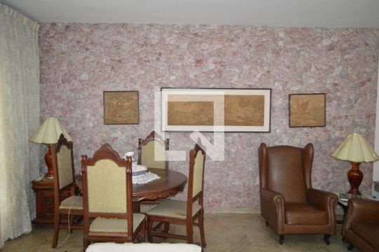 Sala de casa à venda com 4 quartos, 423m² em Cambuci, São Paulo