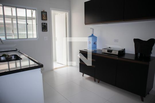 Cozinha de apartamento à venda com 2 quartos, 72m² em Vila Gustavo, São Paulo