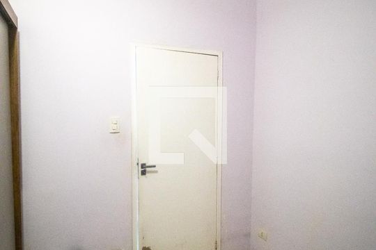 Quarto 2 de casa para alugar com 2 quartos, 60m² em Vila Liviero, São Paulo