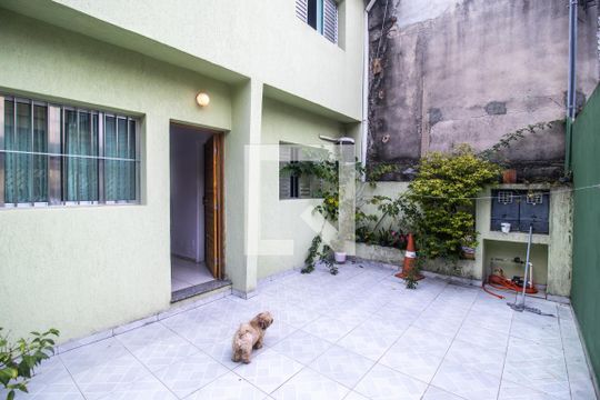 Garagem de casa para alugar com 2 quartos, 60m² em Vila Liviero, São Paulo