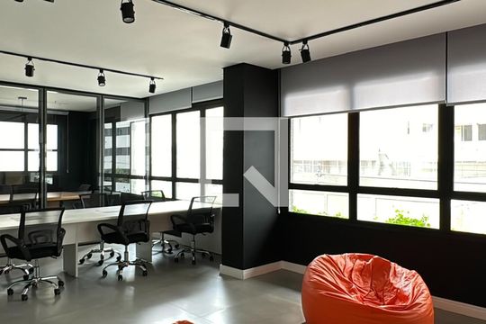 Área comum de kitnet/studio para alugar com 1 quarto, 22m² em Água Verde, Curitiba
