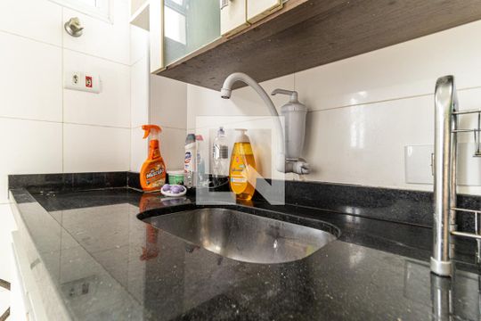 Cozinha de apartamento para alugar com 2 quartos, 100m² em Santa Ifigênia, São Paulo