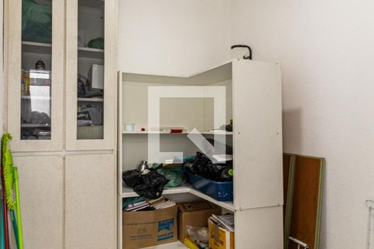 Quarto de Serviço de apartamento para alugar com 2 quartos, 100m² em Santa Ifigênia, São Paulo