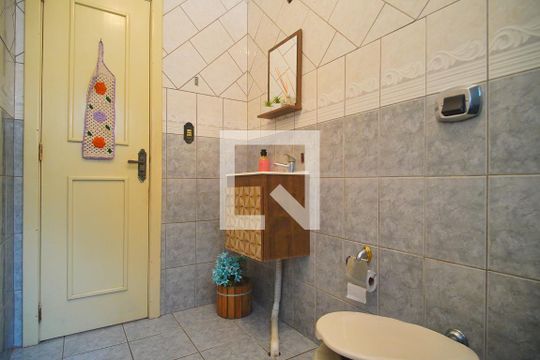 Banheiro de casa à venda com 2 quartos, 210m² em Arroio da Manteiga, São Leopoldo