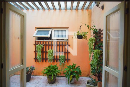 Área externa de casa à venda com 2 quartos, 210m² em Arroio da Manteiga, São Leopoldo