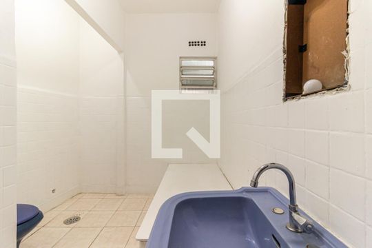Banheiro de apartamento para alugar com 3 quartos, 160m² em República, São Paulo
