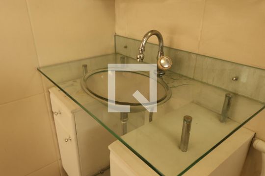 Banheiro de apartamento à venda com 1 quarto, 66m² em Vila Nova Conceição, São Paulo