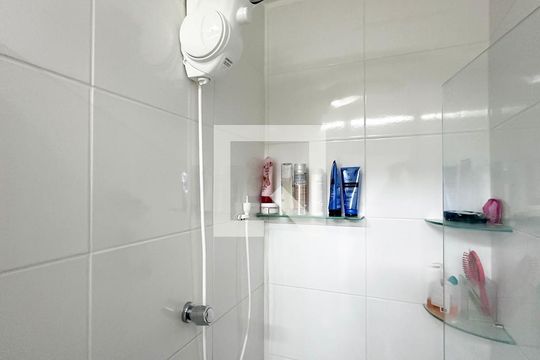 Banheiro de casa à venda com 2 quartos, 134m² em Alto da Boa Vista, São Paulo