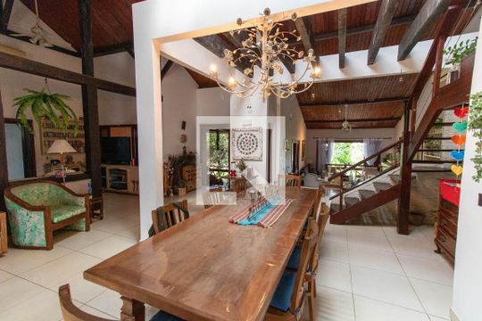 Sala de casa à venda com 7 quartos, 400m² em Maria Paula, Niterói
