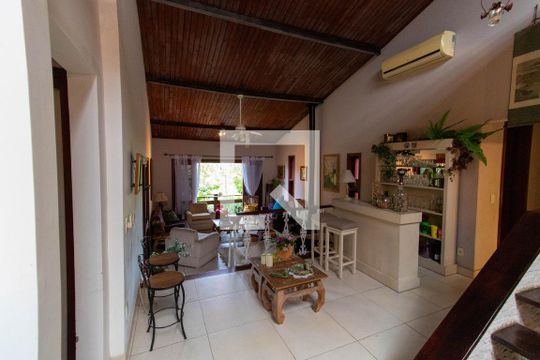 Sala de casa à venda com 7 quartos, 400m² em Maria Paula, Niterói