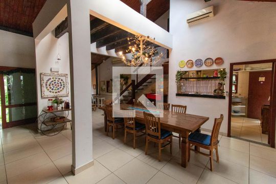 Sala de casa à venda com 7 quartos, 400m² em Maria Paula, Niterói