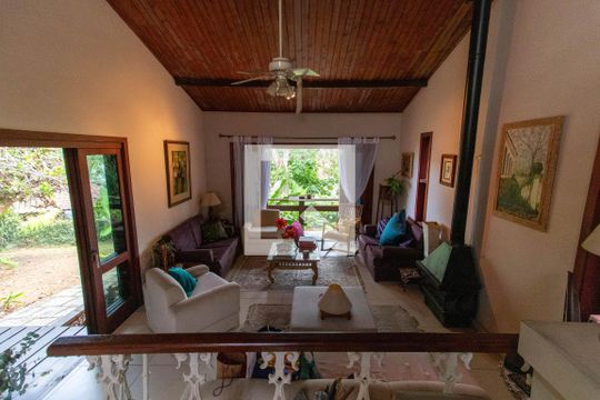 Sala de casa à venda com 7 quartos, 400m² em Maria Paula, Niterói