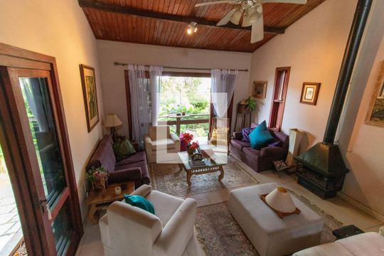 Sala de casa à venda com 7 quartos, 400m² em Maria Paula, Niterói