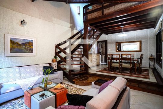 Sala de casa à venda com 4 quartos, 380m² em Vila Progresso, Niterói