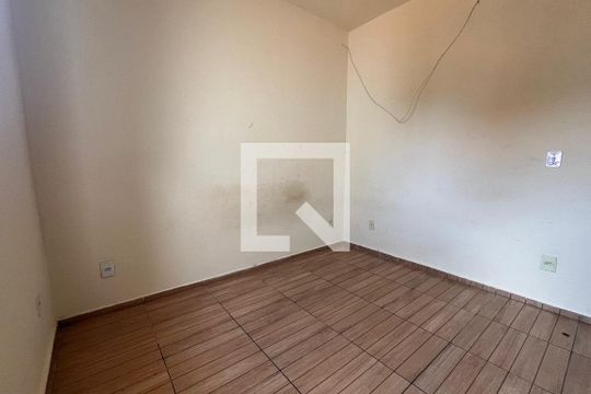 Quarto de casa para alugar com 1 quarto, 42m² em Vila Colorado, Suzano