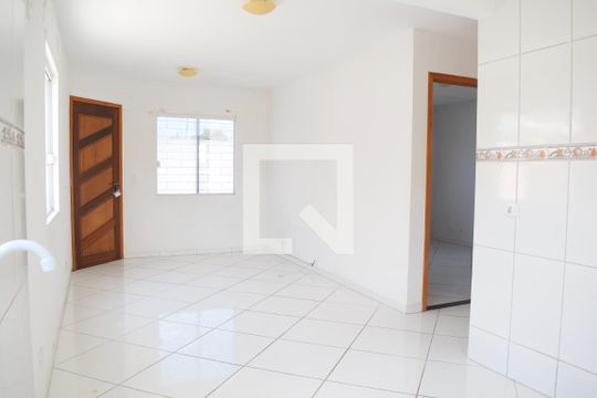 Sala/Cozinha de casa de condomínio à venda com 2 quartos, 50m² em Cajuru, Curitiba