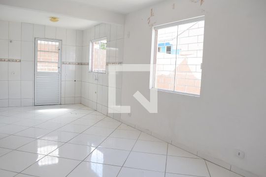 Sala/Cozinha de casa de condomínio à venda com 2 quartos, 50m² em Cajuru, Curitiba