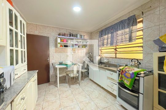Cozinha de casa à venda com 3 quartos, 110m² em Cristo Redentor, Porto Alegre