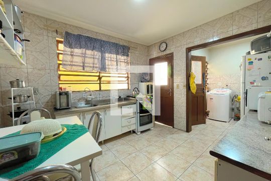 Cozinha de casa à venda com 3 quartos, 110m² em Cristo Redentor, Porto Alegre